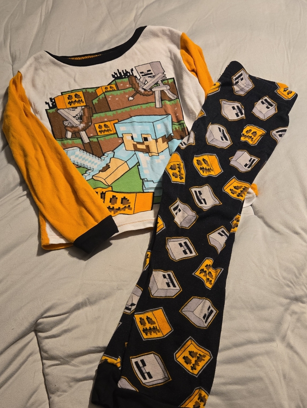 Minecraft Kids Long-Sleeve Pajama Set - Yellow & Black